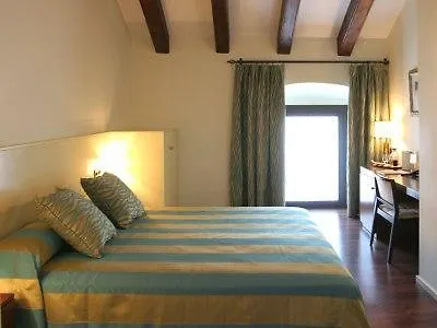 Castell De L'oliver 4*