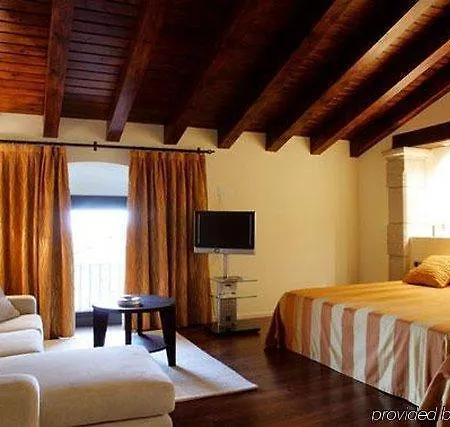 Castell De L'oliver 4*
