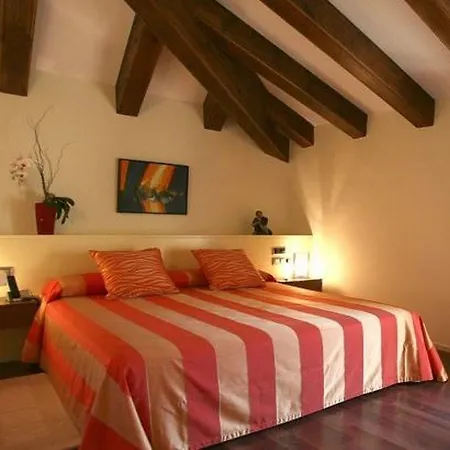 Castell De L'oliver Hotel Mataró