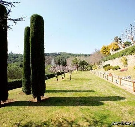 Castell De L'oliver מלון
