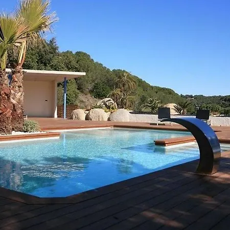 Castell De L'oliver 4* מטארו