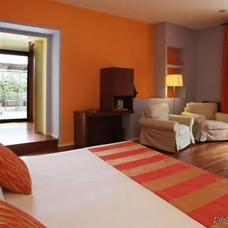 מלון Castell De L'oliver 4*