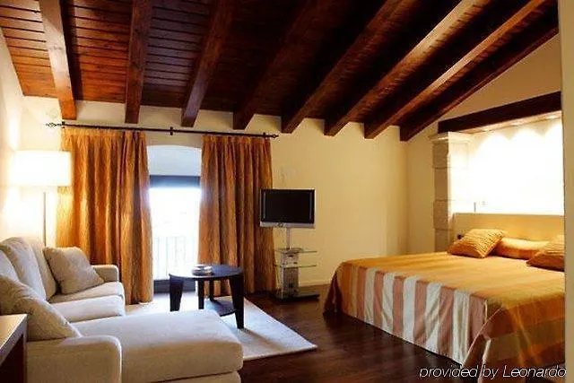 Castell De L'oliver 4*