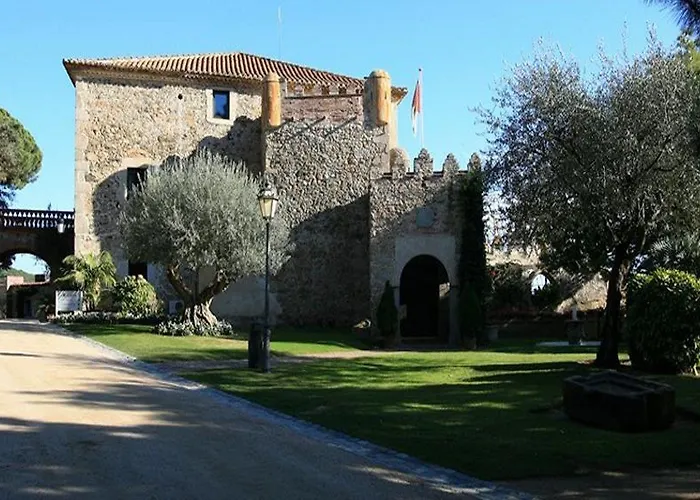 Castell De L'oliver Hotel 4*