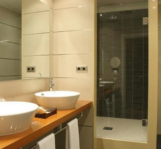 Castell De L'oliver Hotel 4*