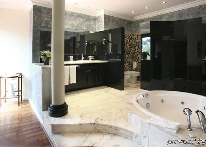 Hotel Castell De L'oliver 4*