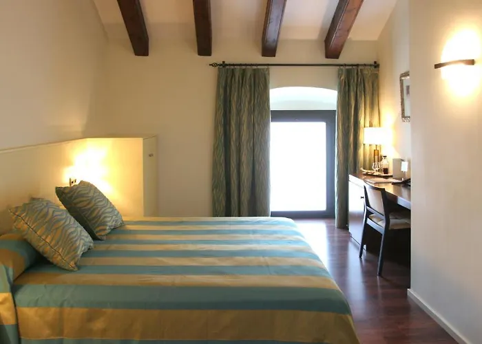 Hotel Castell De L'oliver