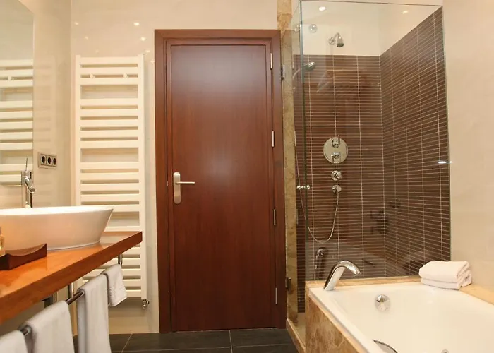 Hotel Castell De L'oliver 4*